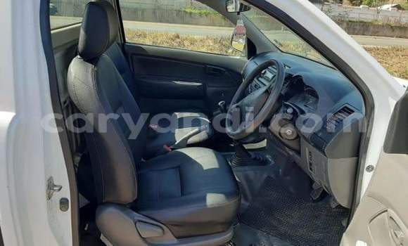 Acheter Occasion Voiture Toyota Hilux Blanc à Lusaka, Zambie Acheter Occasion Voiture Toyota Hilux Blanc à Lusaka, Zambie