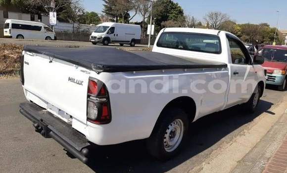 Acheter Occasion Voiture Toyota Hilux Blanc à Lusaka, Zambie Acheter Occasion Voiture Toyota Hilux Blanc à Lusaka, Zambie