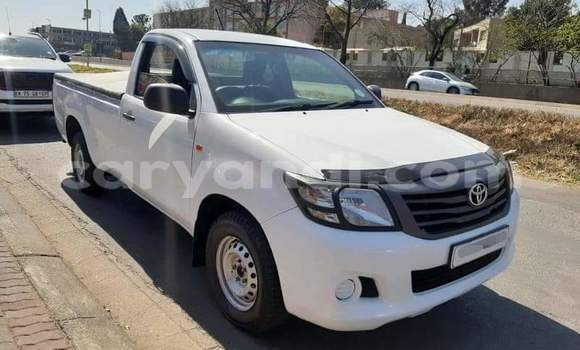 Acheter Occasion Voiture Toyota Hilux Blanc à Lusaka, Zambie Acheter Occasion Voiture Toyota Hilux Blanc à Lusaka, Zambie