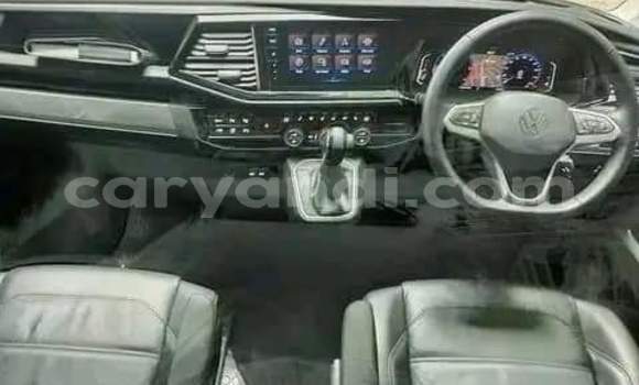 Acheter Occasion Voiture Volkswagen Caravelle Gris à Lusaka, Zambie Acheter Occasion Voiture Volkswagen Caravelle Gris à Lusaka, Zambie