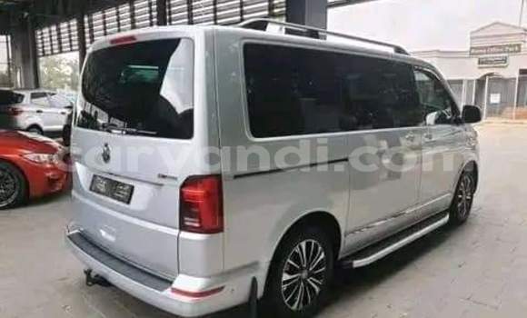 Acheter Occasion Voiture Volkswagen Caravelle Gris à Lusaka, Zambie Acheter Occasion Voiture Volkswagen Caravelle Gris à Lusaka, Zambie