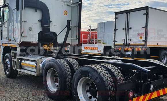 Acheter Occasion Utilitaire Caterpillar 120 Blanc à Lusaka, Zambie Acheter Occasion Utilitaire Caterpillar 120 Blanc à Lusaka, Zambie