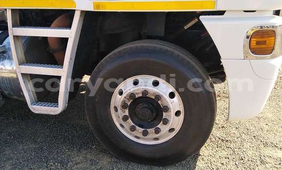 Acheter Occasion Utilitaire Caterpillar 120 Blanc à Lusaka, Zambie Acheter Occasion Utilitaire Caterpillar 120 Blanc à Lusaka, Zambie