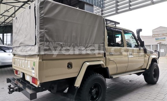 Nunua Ilio tumika Toyota Land Cruiser Beige Gari ndani ya Lusaka nchini Zambia Nunua Ilio tumika Toyota Land Cruiser Beige Gari ndani ya Lusaka nchini Zambia