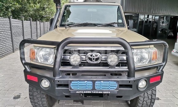 Nunua Ilio tumika Toyota Land Cruiser Beige Gari ndani ya Lusaka nchini Zambia Nunua Ilio tumika Toyota Land Cruiser Beige Gari ndani ya Lusaka nchini Zambia