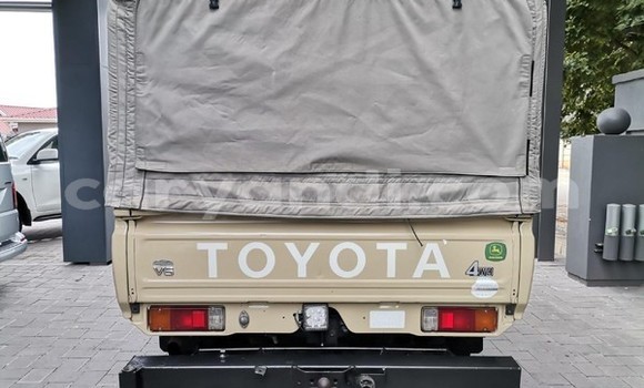 Nunua Ilio tumika Toyota Land Cruiser Beige Gari ndani ya Lusaka nchini Zambia Nunua Ilio tumika Toyota Land Cruiser Beige Gari ndani ya Lusaka nchini Zambia