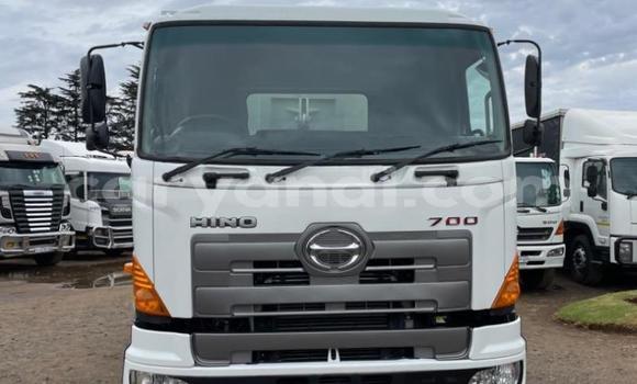 Acheter Occasion Utilitaire Hino 300 Series Blanc à Lusaka, Zambie Acheter Occasion Utilitaire Hino 300 Series Blanc à Lusaka, Zambie