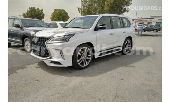 Acheter Import Voiture Lexus LX Blanc à Import - Dubai, Zambie Acheter Import Voiture Lexus LX Blanc à Import - Dubai, Zambie