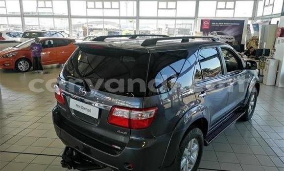 Acheter Occasion Voiture Toyota Fortuner Gris à Lusaka, Zambie Acheter Occasion Voiture Toyota Fortuner Gris à Lusaka, Zambie