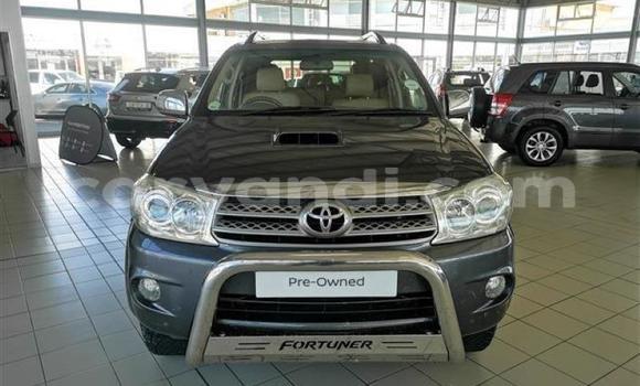 Acheter Occasion Voiture Toyota Fortuner Gris à Lusaka, Zambie Acheter Occasion Voiture Toyota Fortuner Gris à Lusaka, Zambie