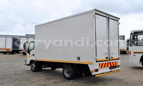 Acheter Occasion Utilitaire Toyota Dyna Blanc à Lusaka, Zambie Acheter Occasion Utilitaire Toyota Dyna Blanc à Lusaka, Zambie