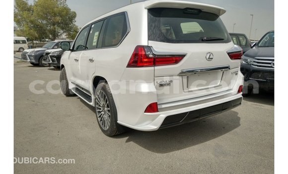 Nunua Imported Lexus LX Nyeupe Gari ndani ya Import - Dubai nchini Zambia Nunua Imported Lexus LX Nyeupe Gari ndani ya Import - Dubai nchini Zambia