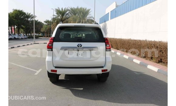 Acheter Import Voiture Toyota Prado Blanc à Import - Dubai, Zambie Acheter Import Voiture Toyota Prado Blanc à Import - Dubai, Zambie