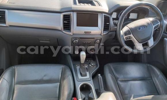 Acheter Occasion Voiture Ford Everest Rouge à Lusaka, Zambie Acheter Occasion Voiture Ford Everest Rouge à Lusaka, Zambie