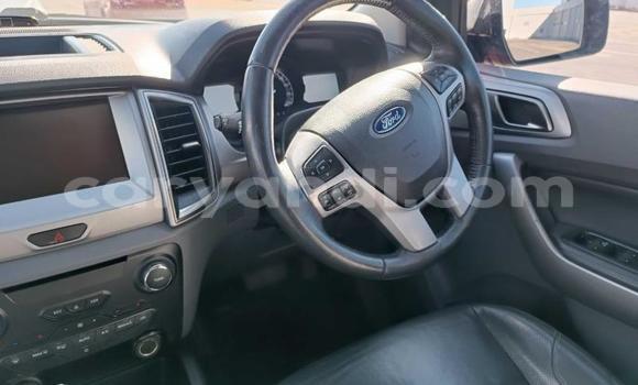 Acheter Occasion Voiture Ford Everest Rouge à Lusaka, Zambie Acheter Occasion Voiture Ford Everest Rouge à Lusaka, Zambie