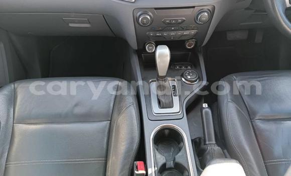 Acheter Occasion Voiture Ford Everest Rouge à Lusaka, Zambie Acheter Occasion Voiture Ford Everest Rouge à Lusaka, Zambie