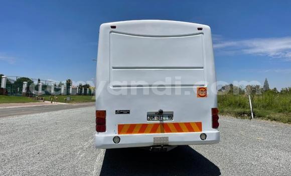 Acheter Occasion Utilitaire Toyota Dyna Blanc à Lusaka, Zambie Acheter Occasion Utilitaire Toyota Dyna Blanc à Lusaka, Zambie