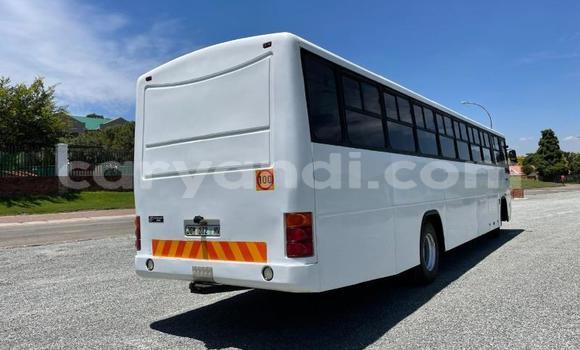 Acheter Occasion Utilitaire Toyota Dyna Blanc à Lusaka, Zambie Acheter Occasion Utilitaire Toyota Dyna Blanc à Lusaka, Zambie