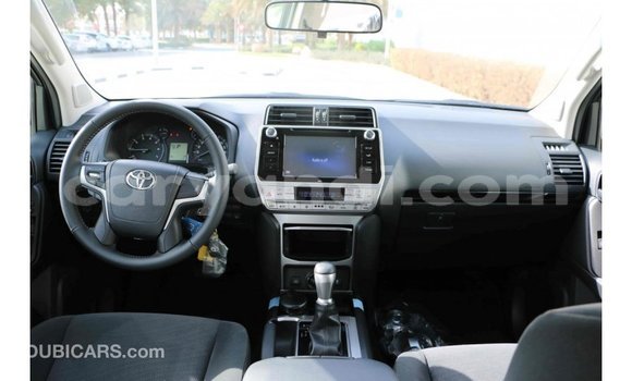 Acheter Import Voiture Toyota Prado Blanc à Import - Dubai, Zambie Acheter Import Voiture Toyota Prado Blanc à Import - Dubai, Zambie