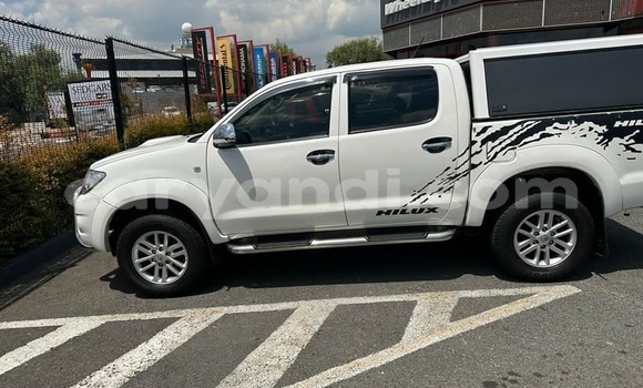 Acheter Occasion Voiture Toyota Hilux Blanc à Lusaka, Zambie Acheter Occasion Voiture Toyota Hilux Blanc à Lusaka, Zambie