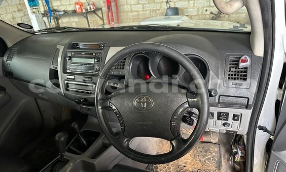 Acheter Occasion Voiture Toyota Hilux Blanc à Lusaka, Zambie Acheter Occasion Voiture Toyota Hilux Blanc à Lusaka, Zambie
