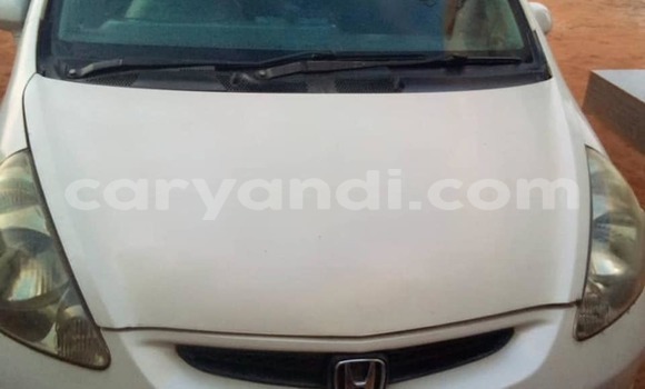 Nunua Ilio tumika Honda FIT Nyeupe Gari ndani ya Lusaka nchini Zambia