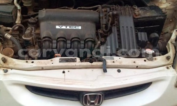 Acheter Occasion Voiture Honda FIT Blanc à Lusaka, Zambie Acheter Occasion Voiture Honda FIT Blanc à Lusaka, Zambie