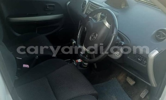 Acheter Occasion Voiture Toyota IST Blanc à Lusaka, Zambie Acheter Occasion Voiture Toyota IST Blanc à Lusaka, Zambie