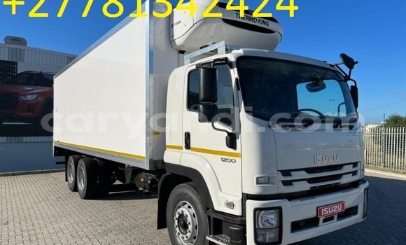 Buy Used Isuzu FTR 850 White Truck in Lusaka in Zambia