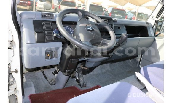 Buy Import Mitsubishi Canter White Truck in Import - Dubai in Zambia