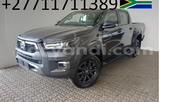 Buy Used Toyota Hilux White Car in Lusaka in Zambia