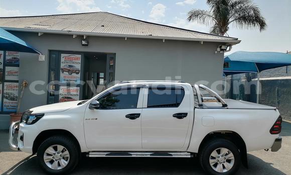 Acheter Occasion Voiture Toyota Hilux Blanc à Lusaka, Zambie Acheter Occasion Voiture Toyota Hilux Blanc à Lusaka, Zambie
