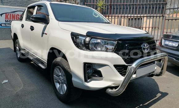 Acheter Occasion Voiture Toyota Hilux Blanc à Lusaka, Zambie Acheter Occasion Voiture Toyota Hilux Blanc à Lusaka, Zambie