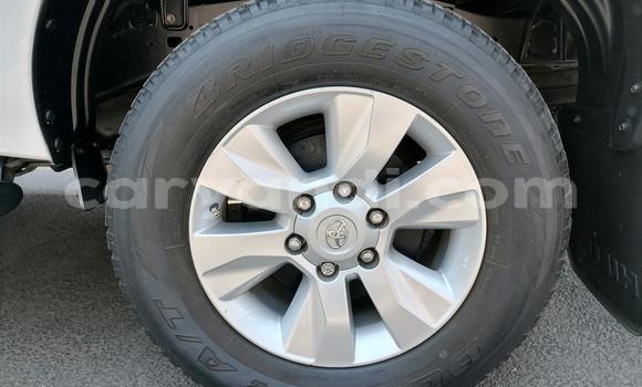 Acheter Occasion Voiture Toyota Hilux Blanc à Lusaka, Zambie Acheter Occasion Voiture Toyota Hilux Blanc à Lusaka, Zambie