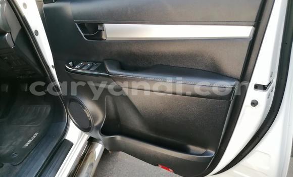 Acheter Occasion Voiture Toyota Hilux Blanc à Lusaka, Zambie Acheter Occasion Voiture Toyota Hilux Blanc à Lusaka, Zambie