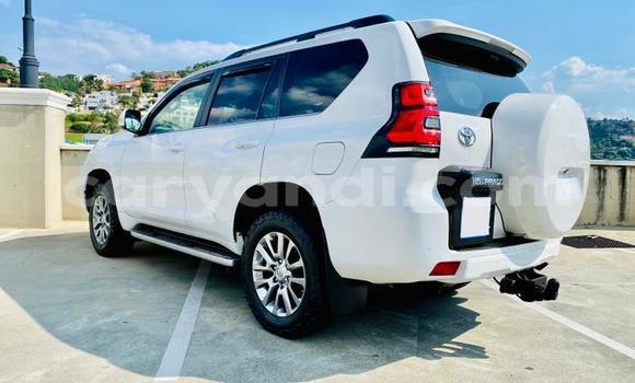 Acheter Occasion Voiture Toyota Hilux Blanc à Lusaka, Zambie Acheter Occasion Voiture Toyota Hilux Blanc à Lusaka, Zambie