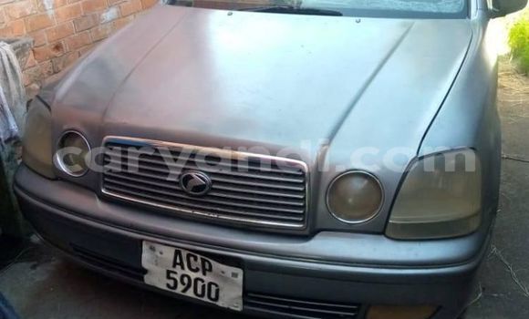 Acheter Occasion Voiture Toyota Progress Gris à Chingola, Zambie