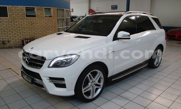 Buy Used Mercedes‒Benz ML–Class White Car in Lusaka in Zambia Buy Used Mercedes‒Benz ML–Class White Car in Lusaka in Zambia