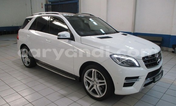 Nunua Ilio tumika Mercedes‒Benz ML–Class Nyeupe Gari ndani ya Lusaka nchini Zambia Nunua Ilio tumika Mercedes‒Benz ML–Class Nyeupe Gari ndani ya Lusaka nchini Zambia