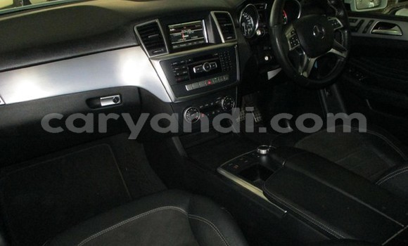 Nunua Ilio tumika Mercedes‒Benz ML–Class Nyeupe Gari ndani ya Lusaka nchini Zambia Nunua Ilio tumika Mercedes‒Benz ML–Class Nyeupe Gari ndani ya Lusaka nchini Zambia