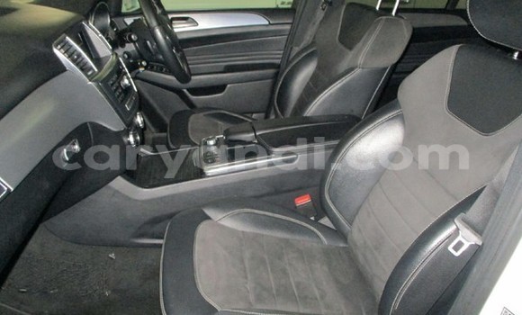 Nunua Ilio tumika Mercedes‒Benz ML–Class Nyeupe Gari ndani ya Lusaka nchini Zambia Nunua Ilio tumika Mercedes‒Benz ML–Class Nyeupe Gari ndani ya Lusaka nchini Zambia