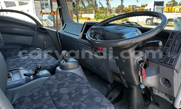 Acheter Occasion Utilitaire Isuzu FTR 850 Blanc à Lusaka, Zambie Acheter Occasion Utilitaire Isuzu FTR 850 Blanc à Lusaka, Zambie