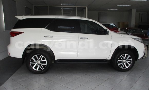 Buy Used Toyota Fortuner White Car in Lusaka in Zambia Buy Used Toyota Fortuner White Car in Lusaka in Zambia