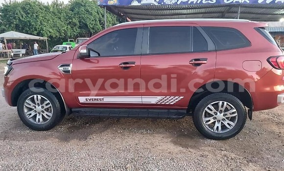 Tenga Tsaru Ford Everest Tsvuku Mota in Lusaka in Zambia Tenga Tsaru Ford Everest Tsvuku Mota in Lusaka in Zambia