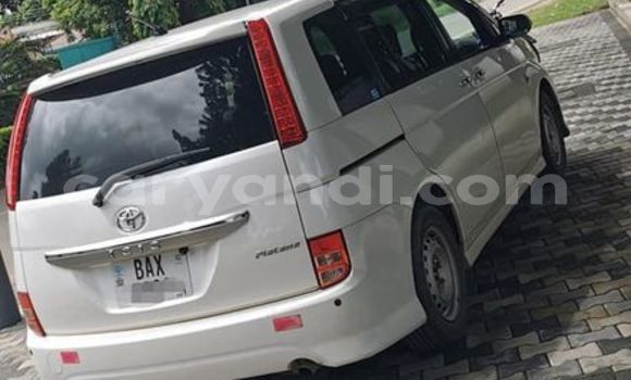 Acheter Occasion Voiture Toyota ISis Blanc à Lusaka, Zambie Acheter Occasion Voiture Toyota ISis Blanc à Lusaka, Zambie