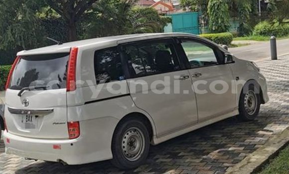 Acheter Occasion Voiture Toyota ISis Blanc à Lusaka, Zambie Acheter Occasion Voiture Toyota ISis Blanc à Lusaka, Zambie