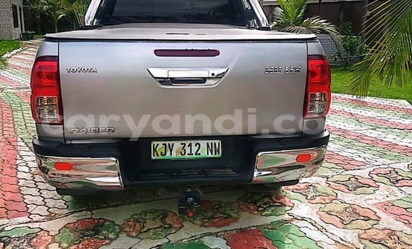 Acheter Occasion Voiture Toyota Hilux Gris à Lusaka, Zambie Acheter Occasion Voiture Toyota Hilux Gris à Lusaka, Zambie
