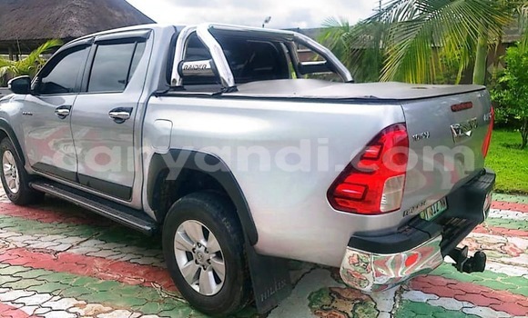 Acheter Occasion Voiture Toyota Hilux Gris à Lusaka, Zambie Acheter Occasion Voiture Toyota Hilux Gris à Lusaka, Zambie