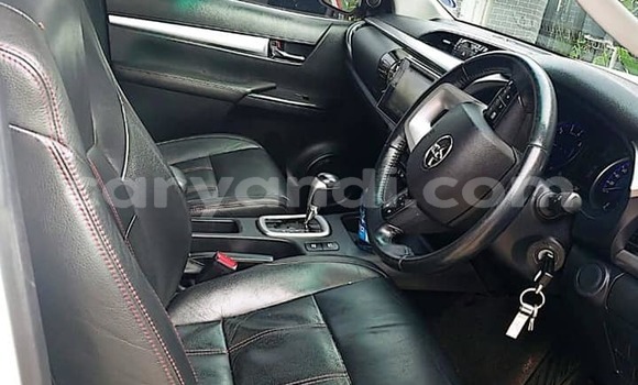 Acheter Occasion Voiture Toyota Hilux Blanc à Lusaka, Zambie Acheter Occasion Voiture Toyota Hilux Blanc à Lusaka, Zambie