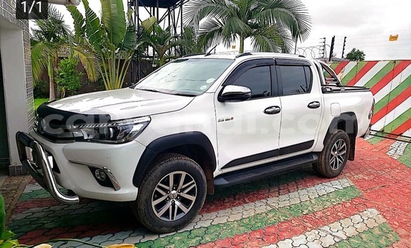 Acheter Occasion Voiture Toyota Hilux Blanc à Lusaka, Zambie Acheter Occasion Voiture Toyota Hilux Blanc à Lusaka, Zambie